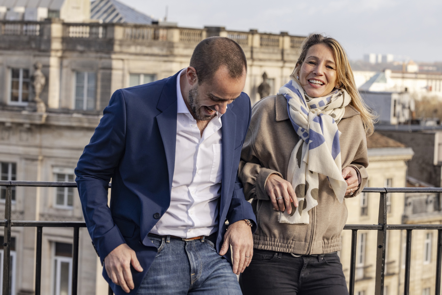 Éric Diratzouyan et Olivia Condemine, l’équipe Rouge202® sur une terrasse de Bordeaux